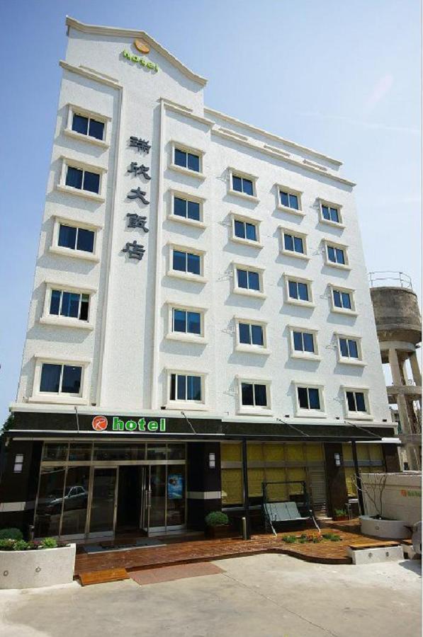 Royal Hotel Magong Exterior foto